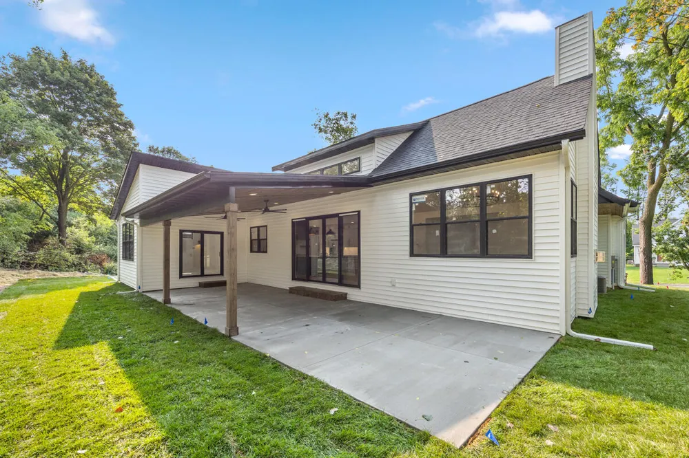 3245 Midland Drive SE Grand Rapids Charter Township, MI 49546