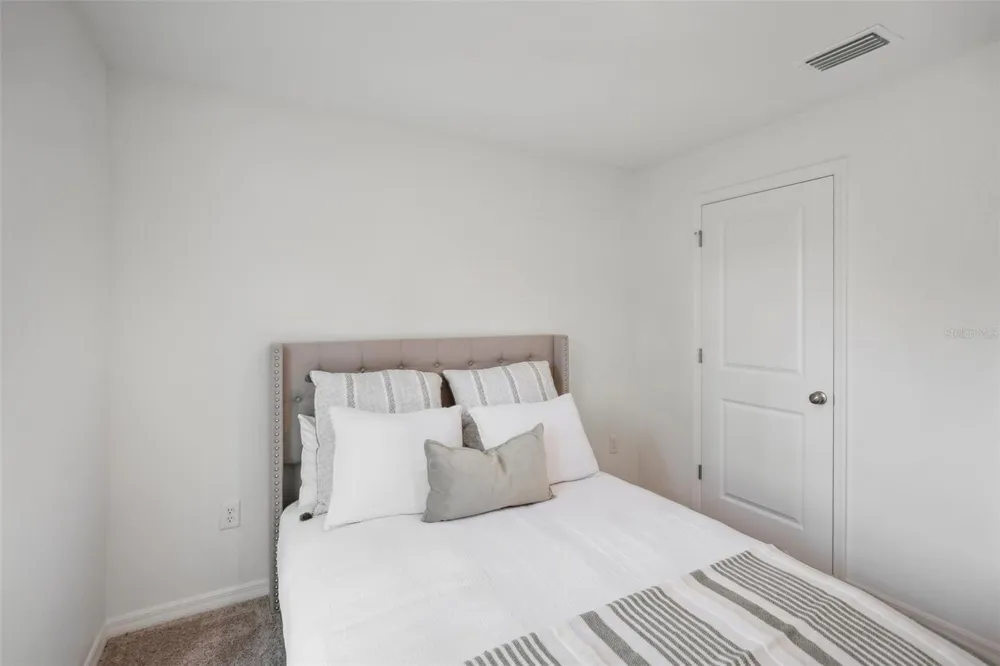 2346 NORTHUMBERLAND COURT Haines City, FL 33844