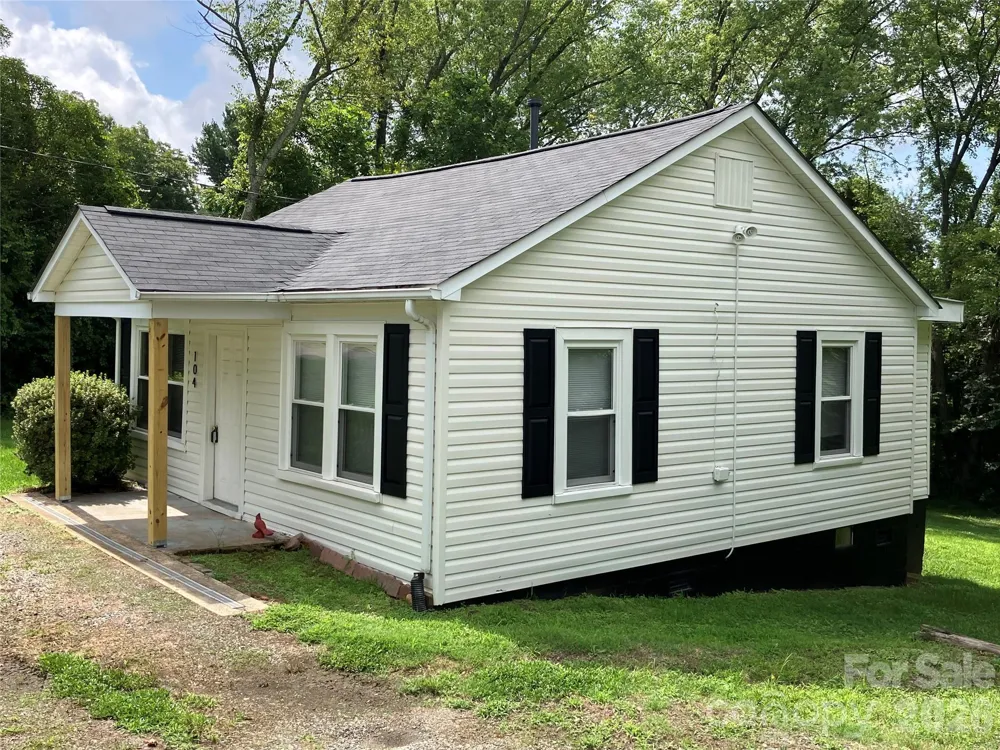 104 Countryside Drive SE Lenoir, NC 28645