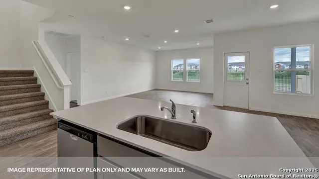 112 Las Lomas Drive San Marcos, TX 78666