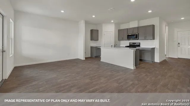 112 Las Lomas Drive San Marcos, TX 78666
