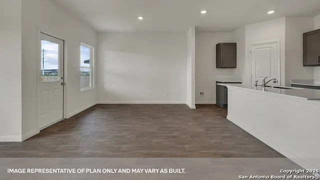 112 Las Lomas Drive San Marcos, TX 78666