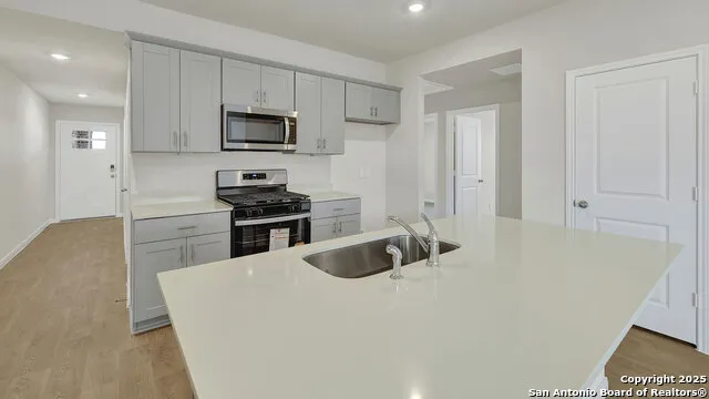 137 Morning Side Grove San Marcos, TX 78666