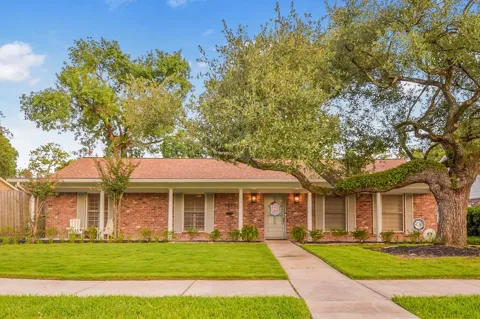 7611 Fairdale Lane