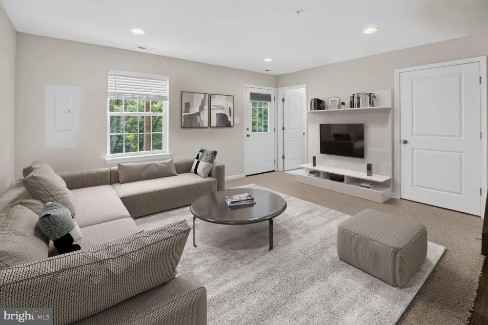 9219 MAGGIES WAY Laurel, MD 20723