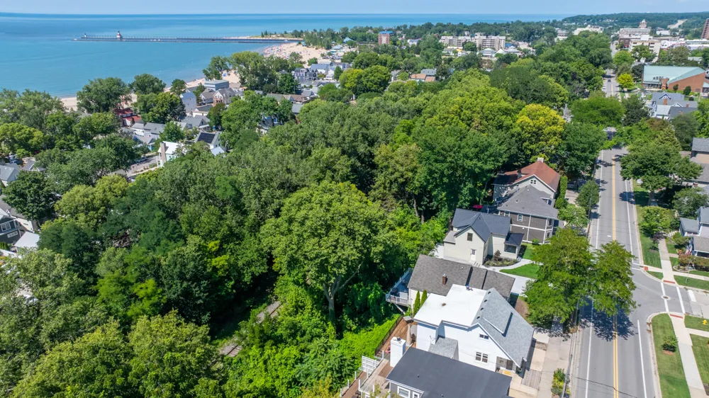 1002 Lake Boulevard St. Joseph, MI 49085