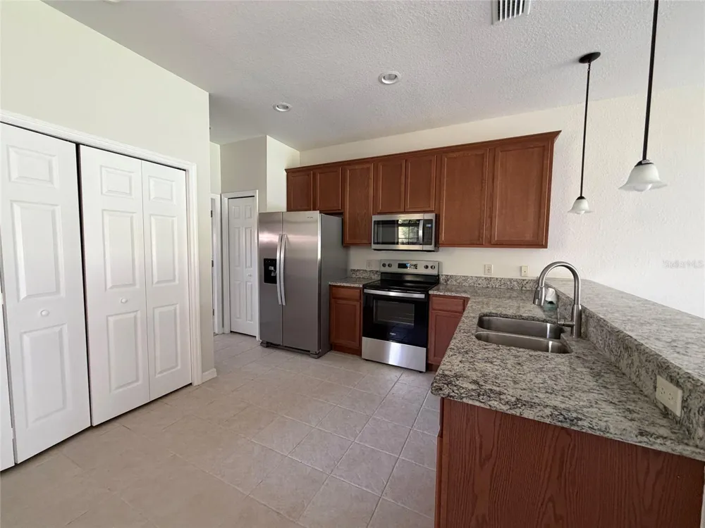 1224 VIENNA SQUARE DRIVE Winter Haven, FL 33884