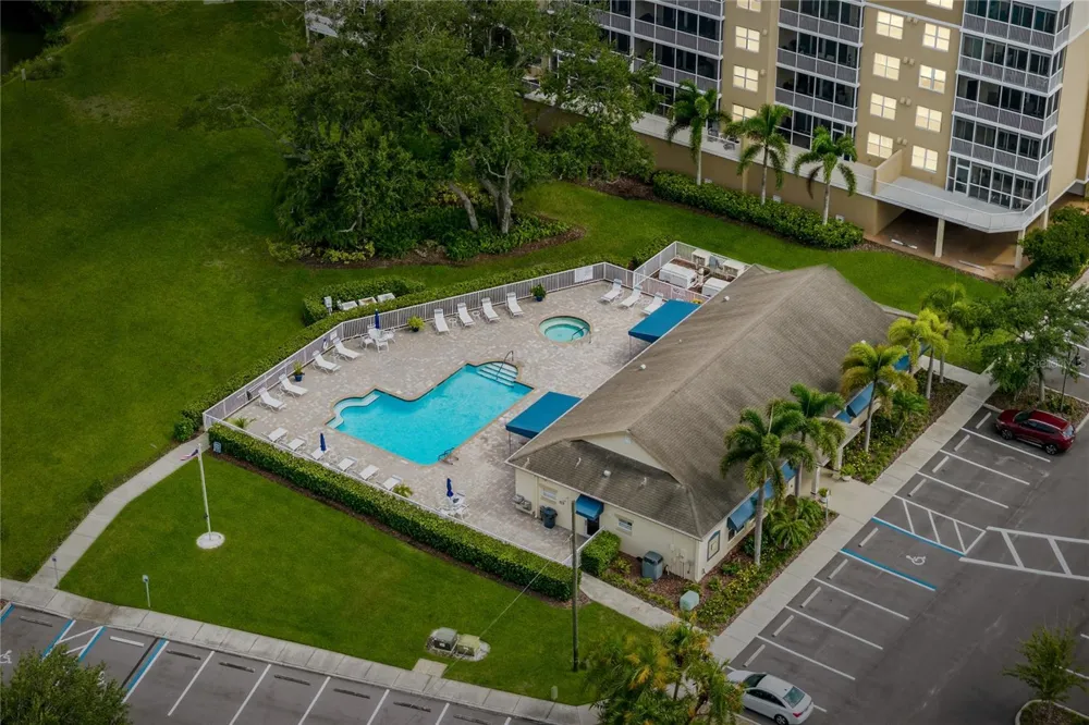 960 STARKEY ROAD #3106 Largo, FL 33771