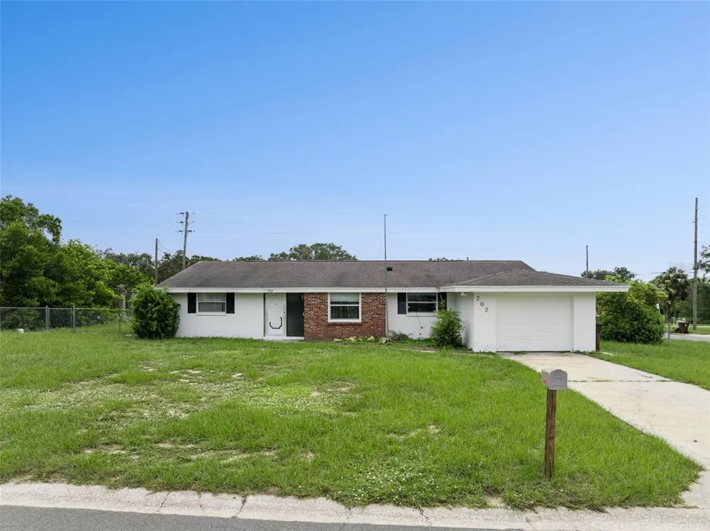 702 WILDABON AVENUE Lake Wales, FL 33853
