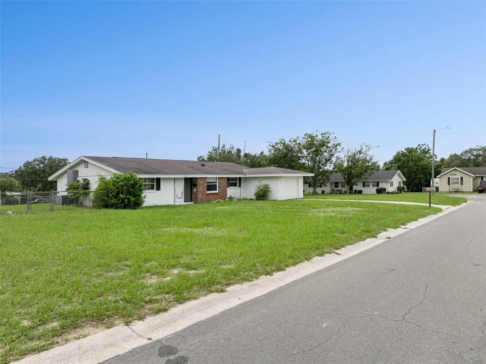 702 WILDABON AVENUE Lake Wales, FL 33853