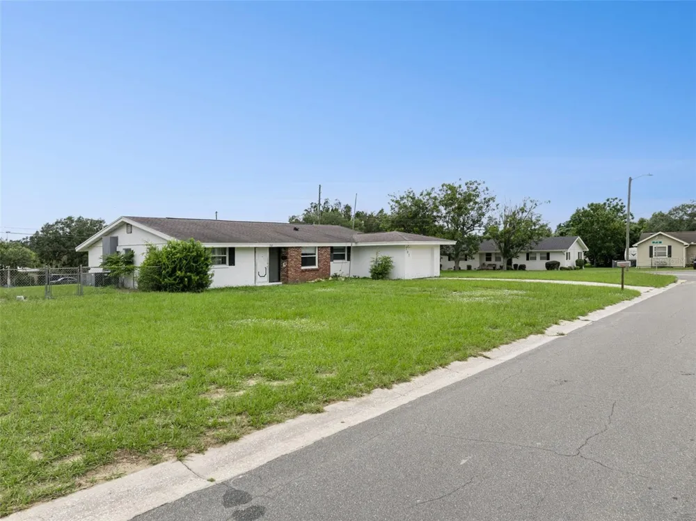 702 WILDABON AVENUE Lake Wales, FL 33853