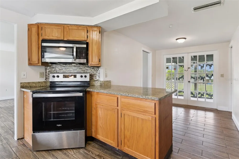 702 WILDABON AVENUE Lake Wales, FL 33853