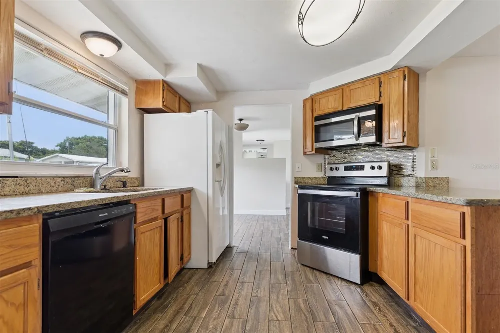 702 WILDABON AVENUE Lake Wales, FL 33853
