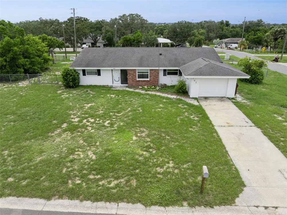 702 WILDABON AVENUE Lake Wales, FL 33853