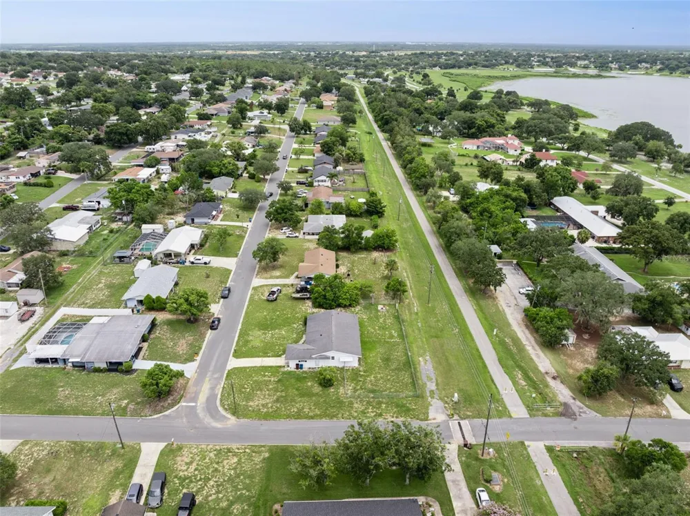 702 WILDABON AVENUE Lake Wales, FL 33853