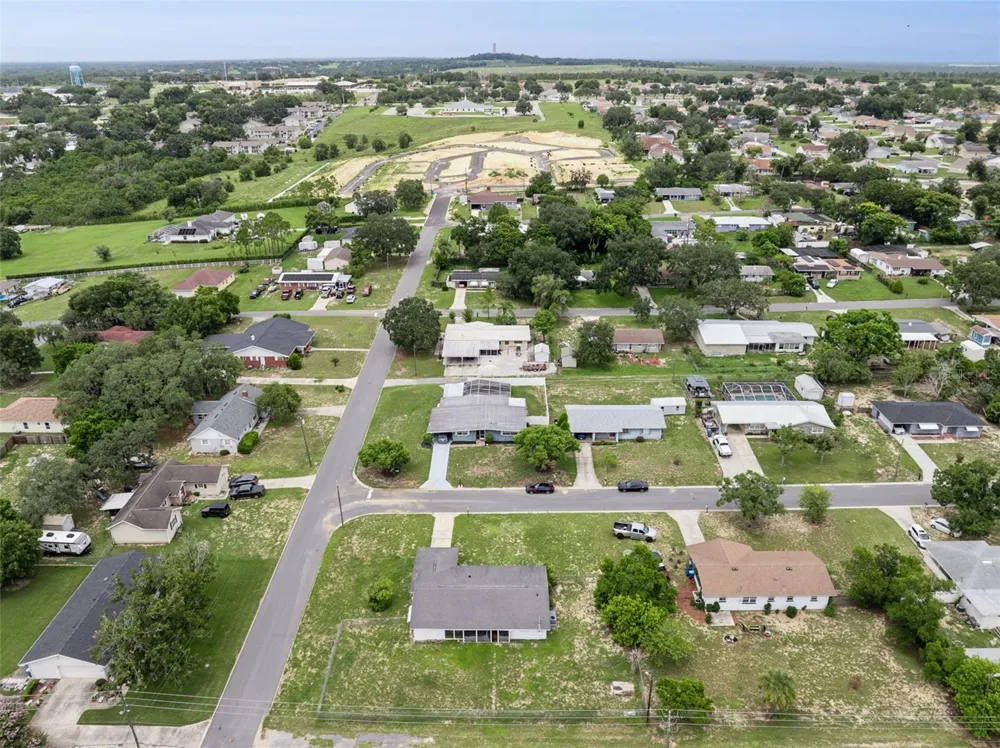 702 WILDABON AVENUE Lake Wales, FL 33853