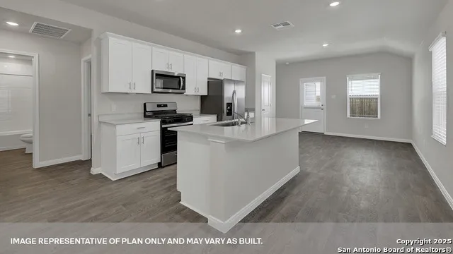 237 Raymondville Path San Marcos, TX 78666