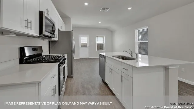 237 Raymondville Path San Marcos, TX 78666