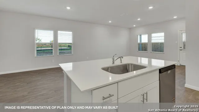 236 Raymondville Path San Marcos, TX 78666