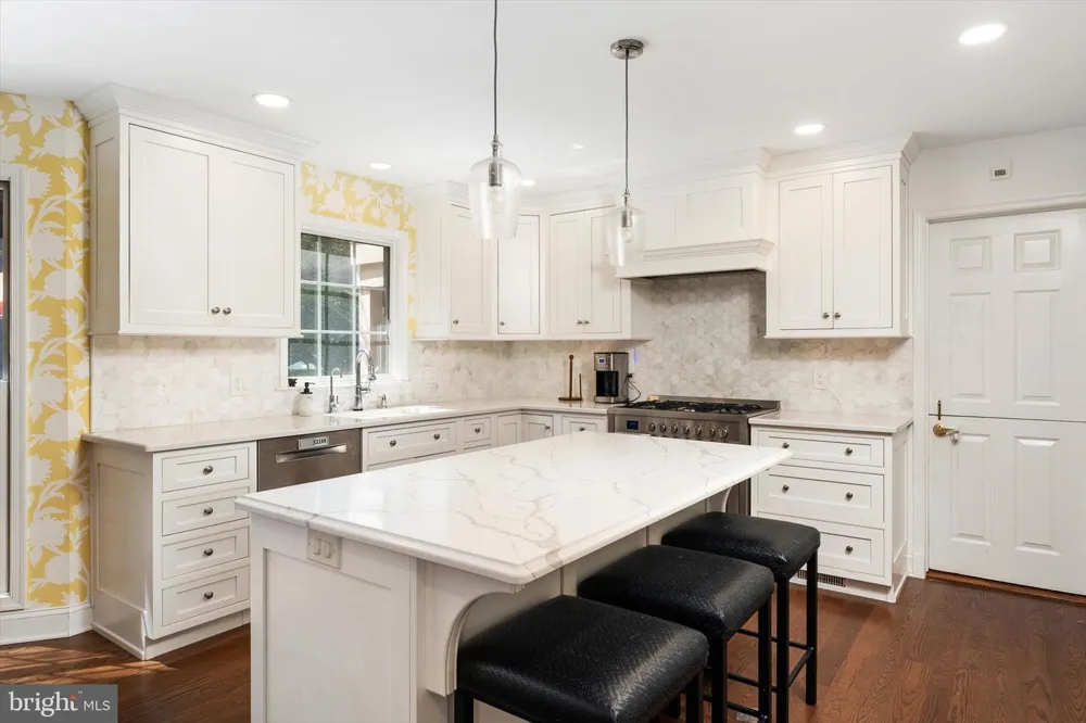1 HIDDEN ACRES DRIVE Voorhees, NJ 08043
