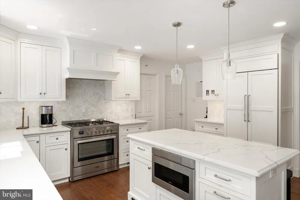 1 HIDDEN ACRES DRIVE Voorhees, NJ 08043