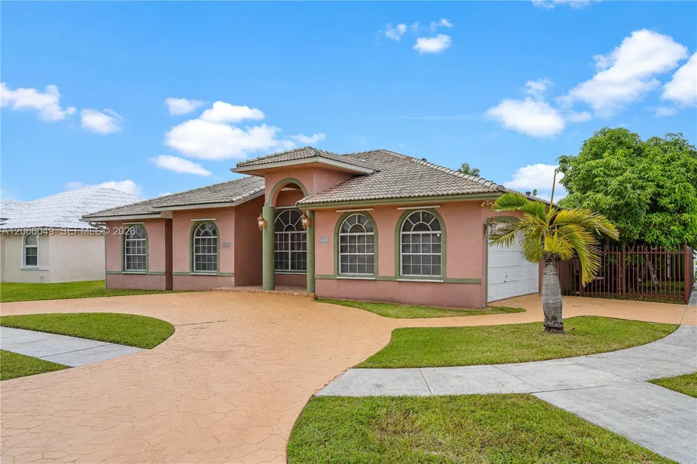2204 SW 142nd Ct Miami, FL 33175