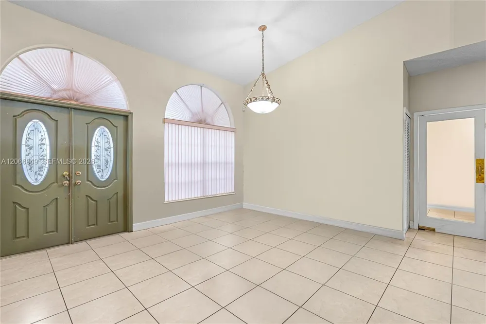 2204 SW 142nd Ct Miami, FL 33175