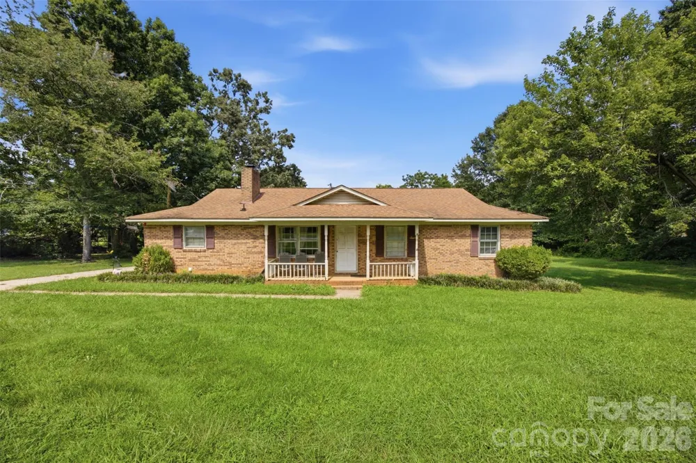 302 Charlotte Street Alexis, NC 28006