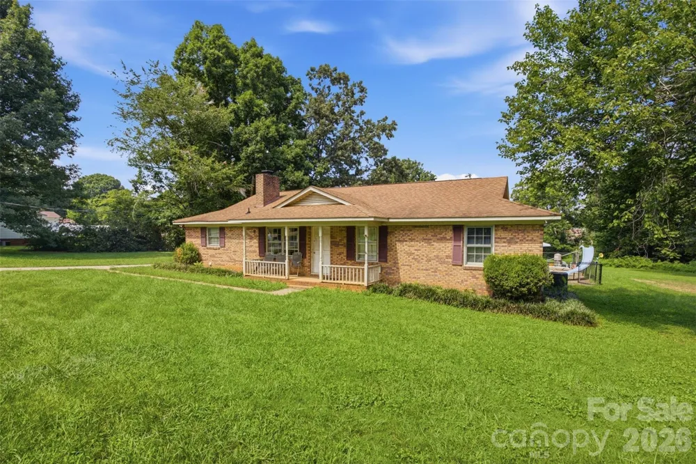 302 Charlotte Street Alexis, NC 28006