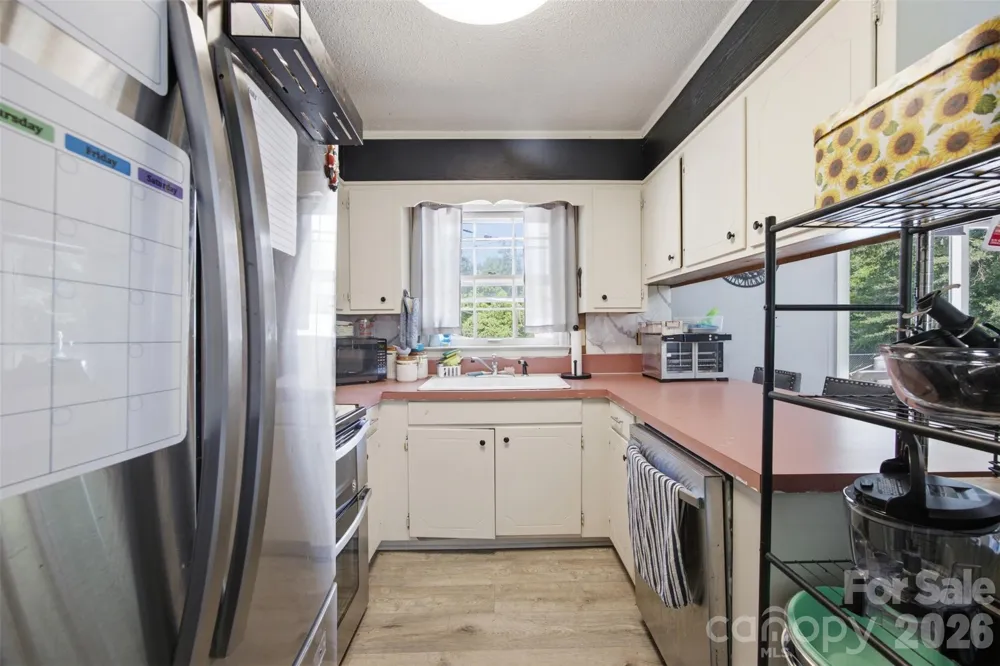 302 Charlotte Street Alexis, NC 28006
