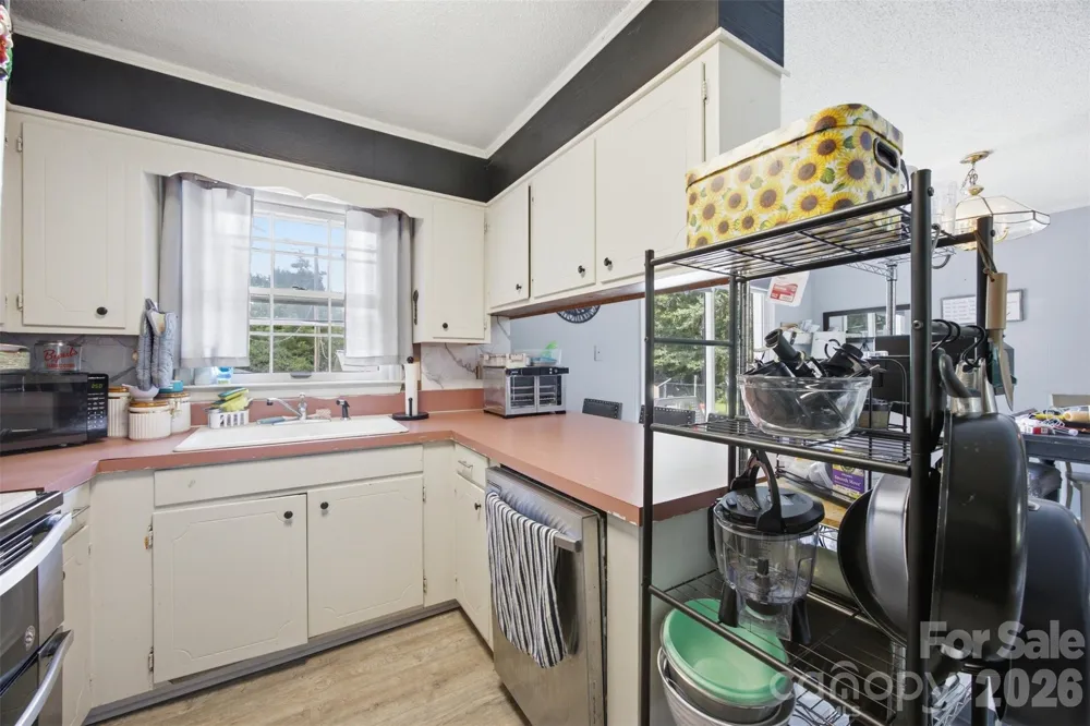 302 Charlotte Street Alexis, NC 28006