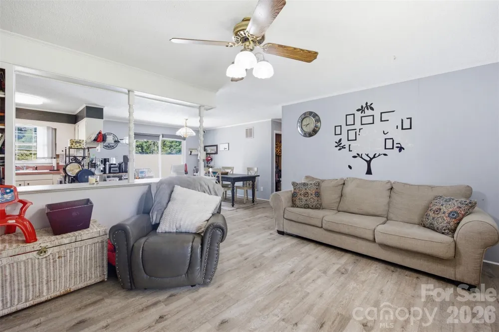 302 Charlotte Street Alexis, NC 28006
