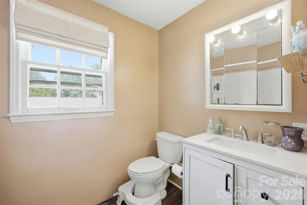 302 Charlotte Street Alexis, NC 28006