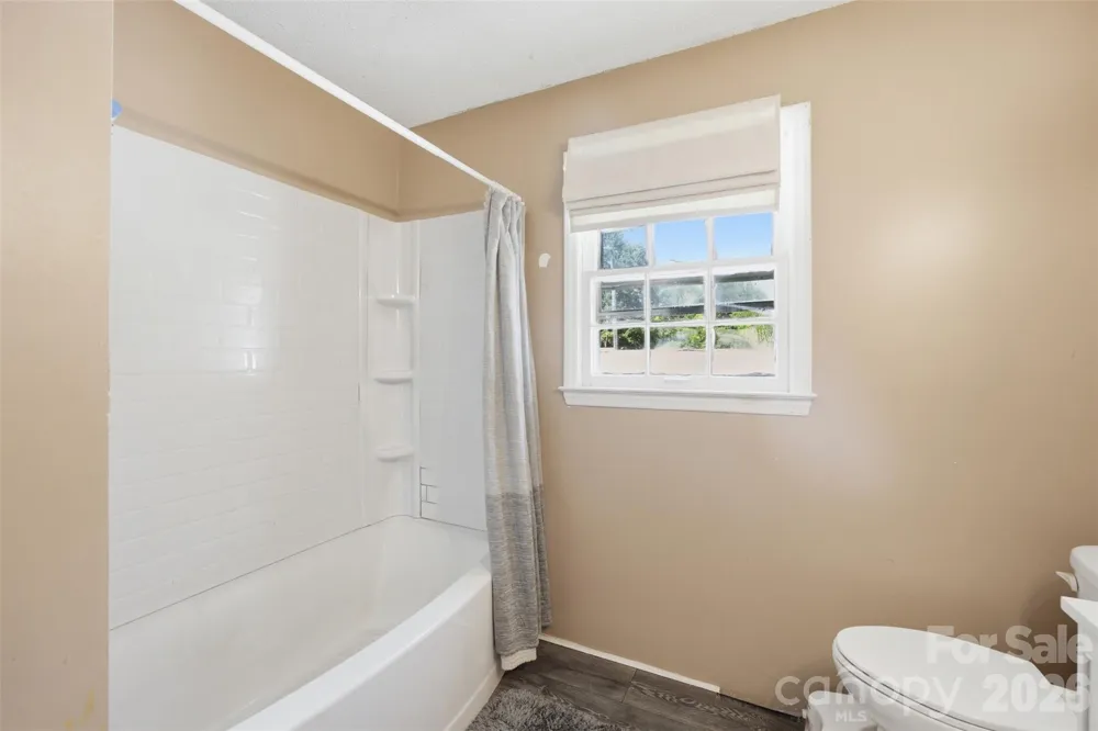 302 Charlotte Street Alexis, NC 28006
