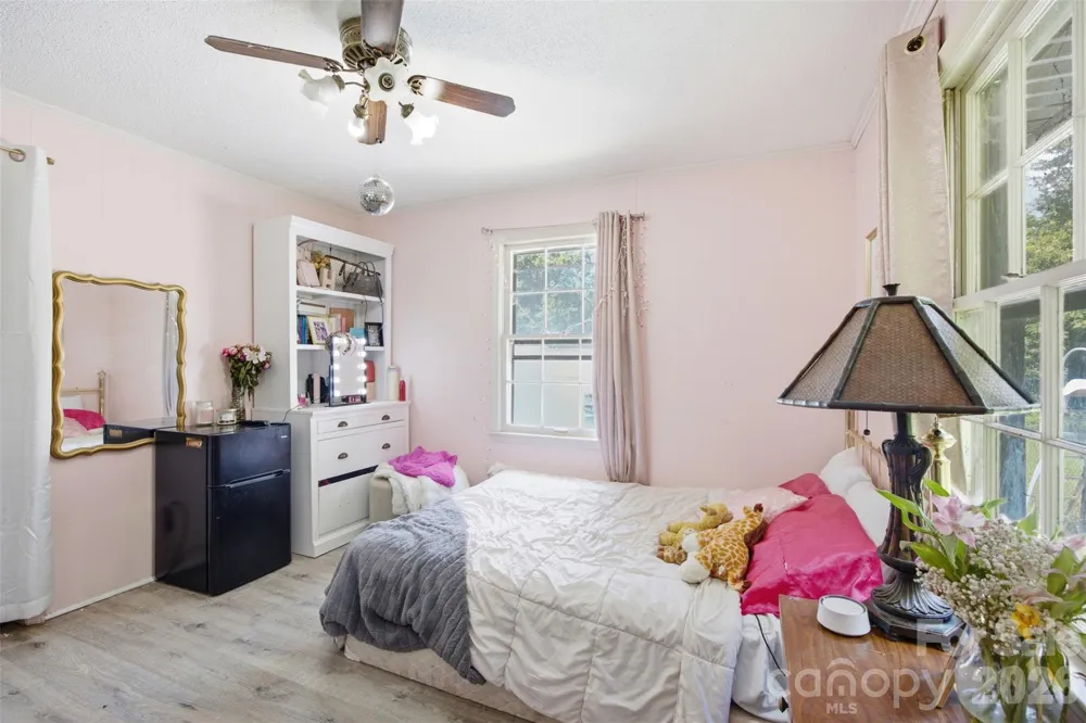 302 Charlotte Street Alexis, NC 28006