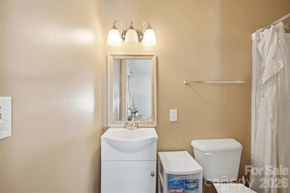 302 Charlotte Street Alexis, NC 28006