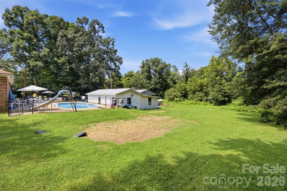 302 Charlotte Street Alexis, NC 28006