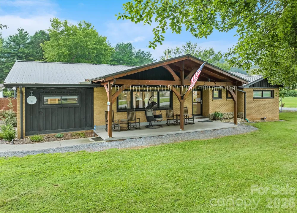 2906 Jonathan Creek Road Waynesville, NC 28785