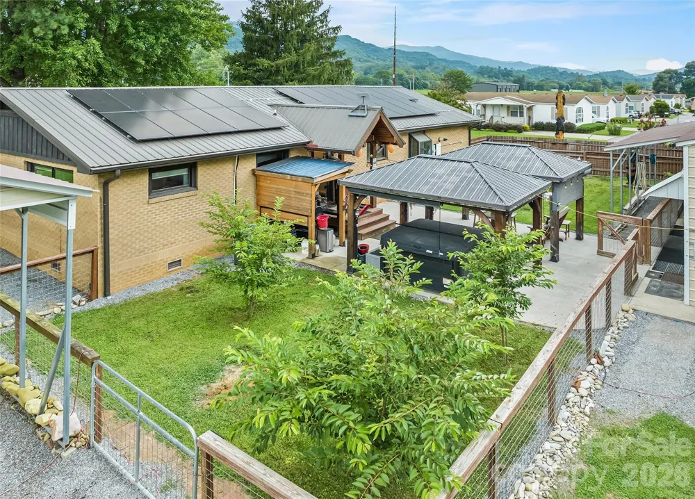 2906 Jonathan Creek Road Waynesville, NC 28785
