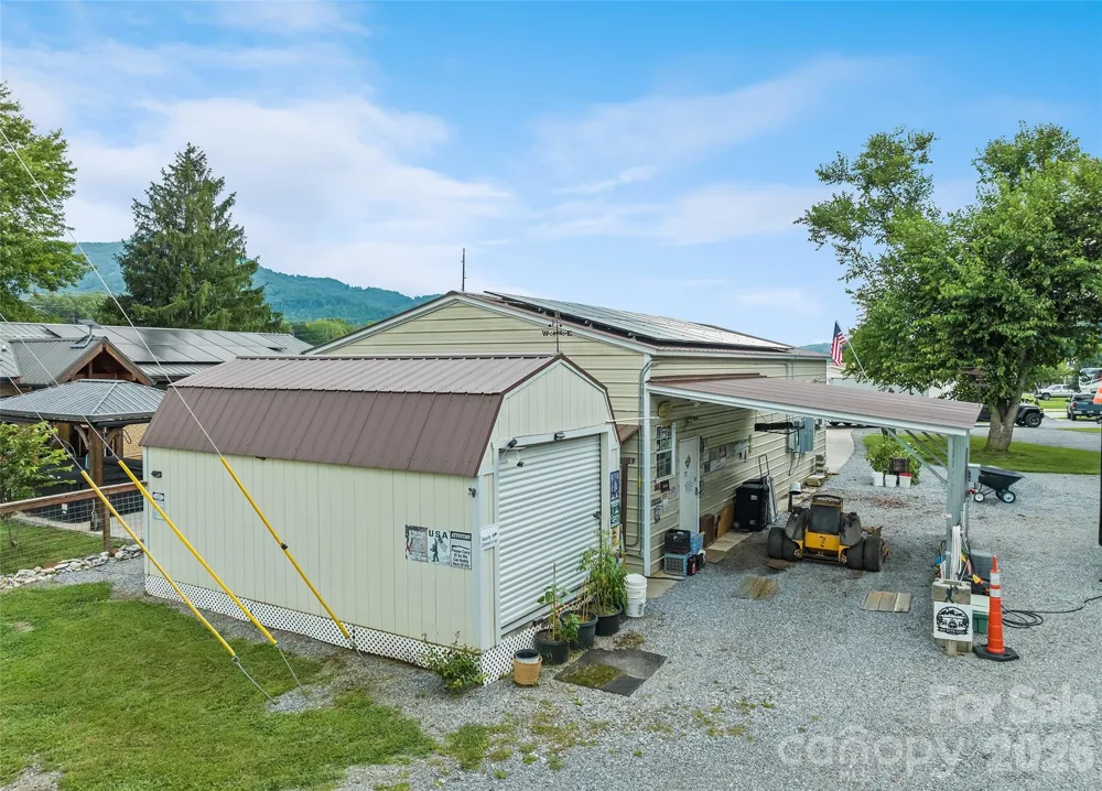 2906 Jonathan Creek Road Waynesville, NC 28785