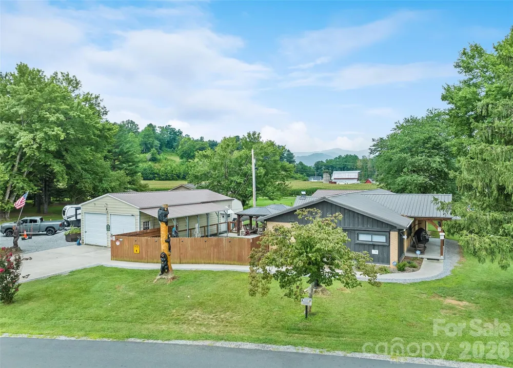 2906 Jonathan Creek Road Waynesville, NC 28785
