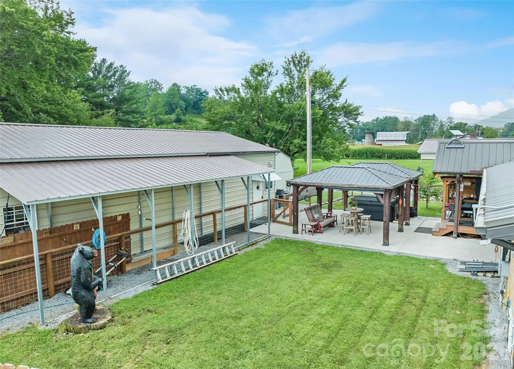 2906 Jonathan Creek Road Waynesville, NC 28785