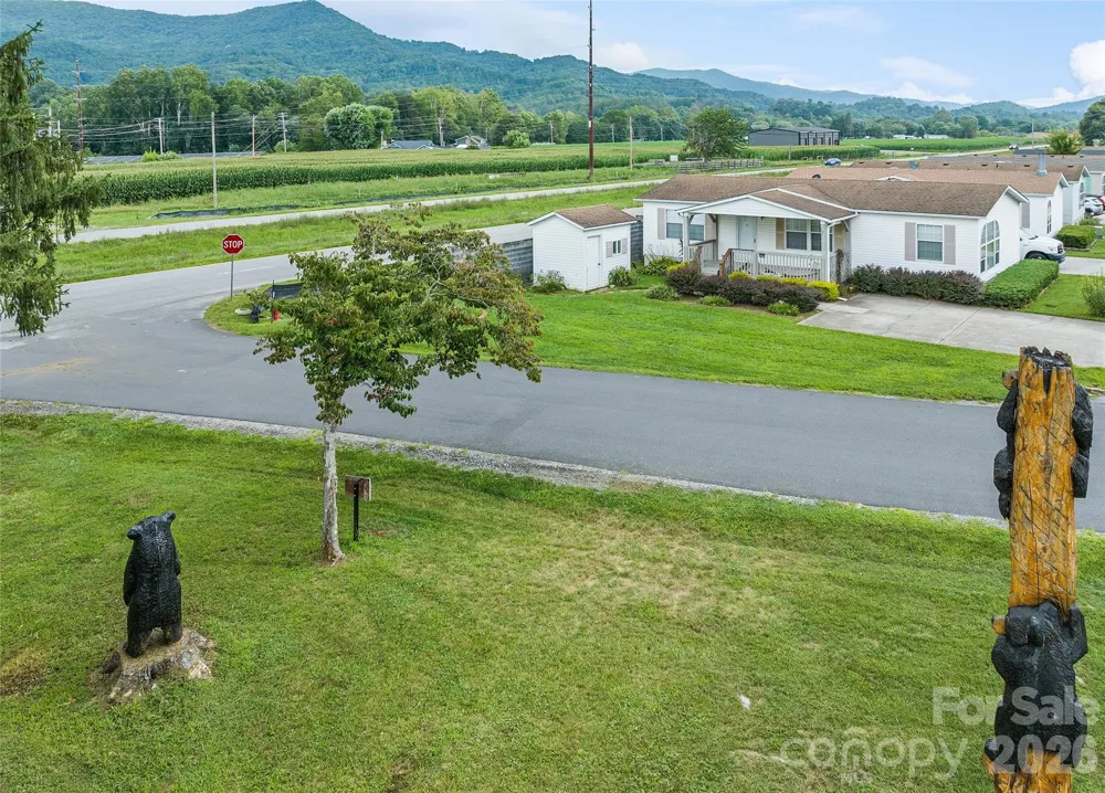 2906 Jonathan Creek Road Waynesville, NC 28785