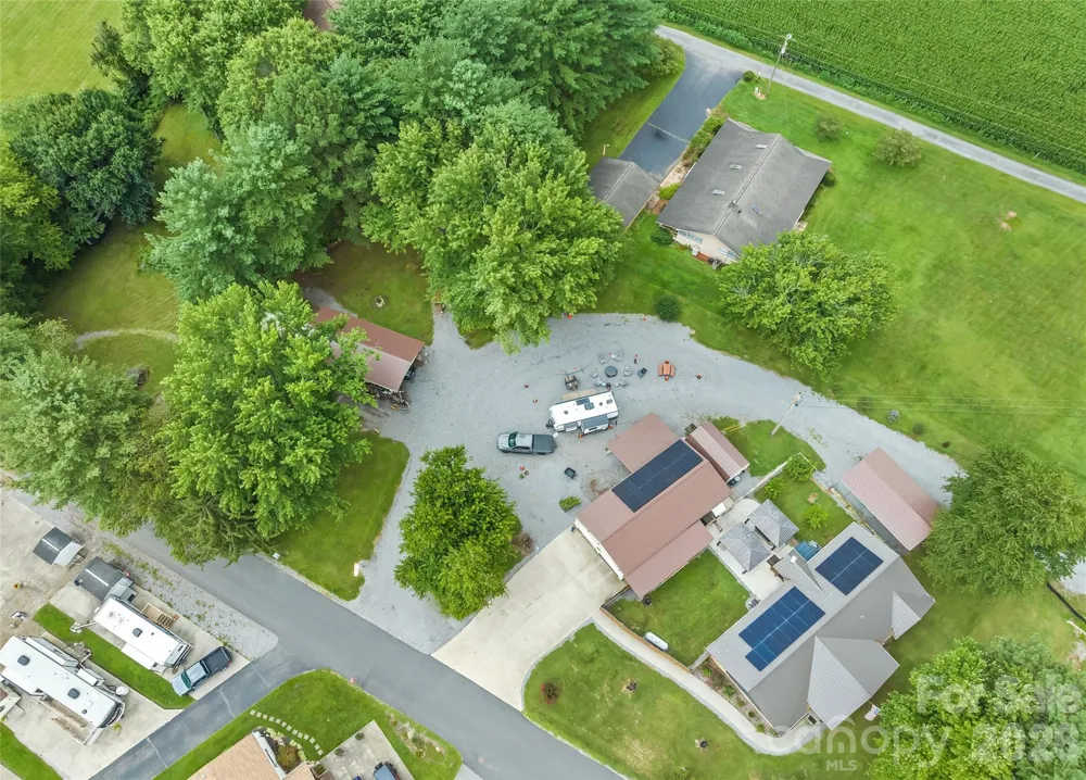 2906 Jonathan Creek Road Waynesville, NC 28785