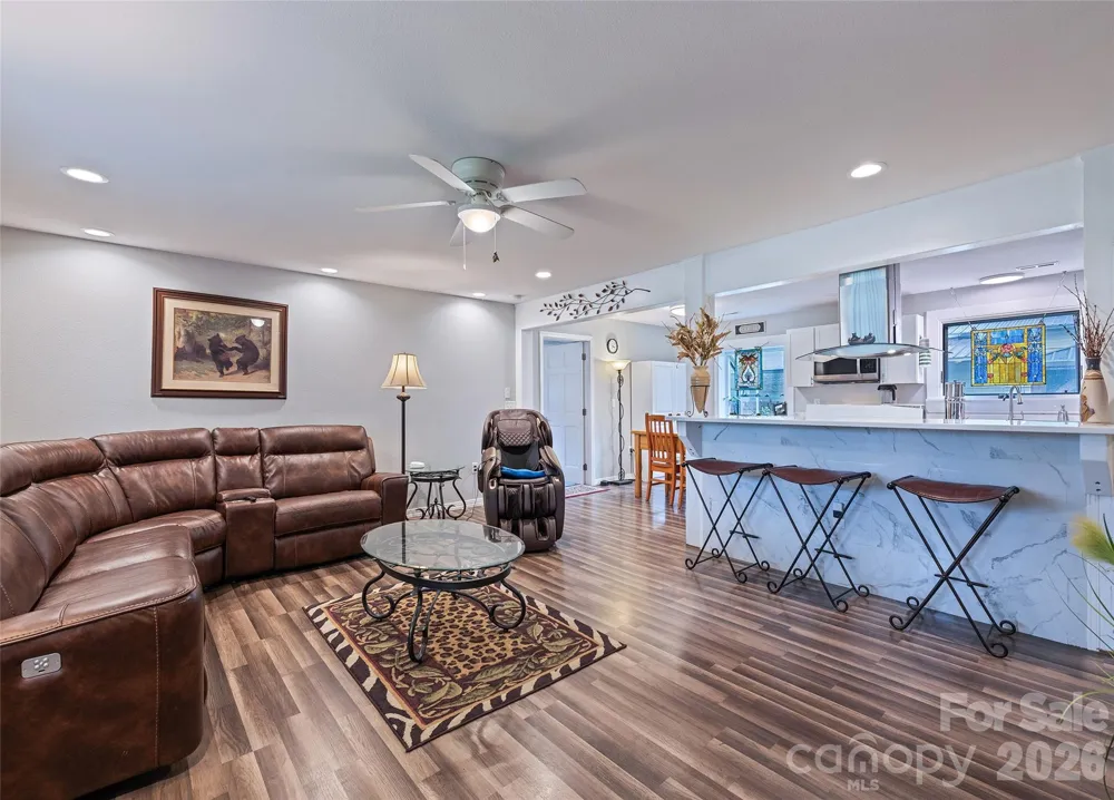 2906 Jonathan Creek Road Waynesville, NC 28785