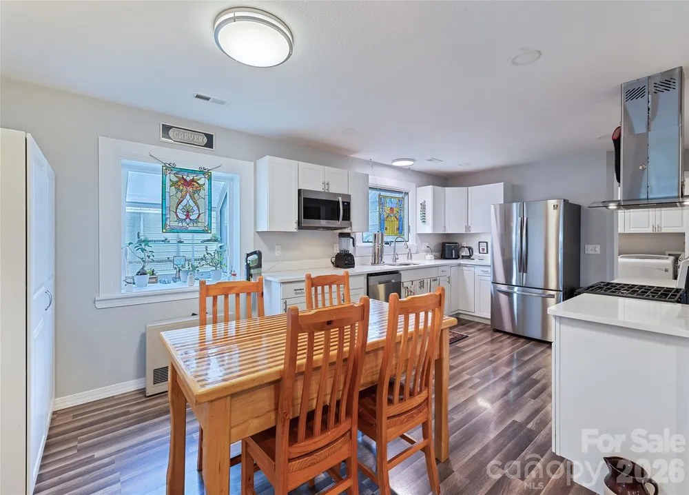 2906 Jonathan Creek Road Waynesville, NC 28785