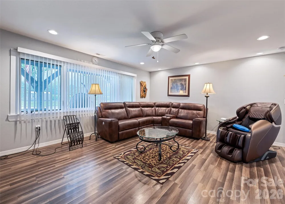 2906 Jonathan Creek Road Waynesville, NC 28785