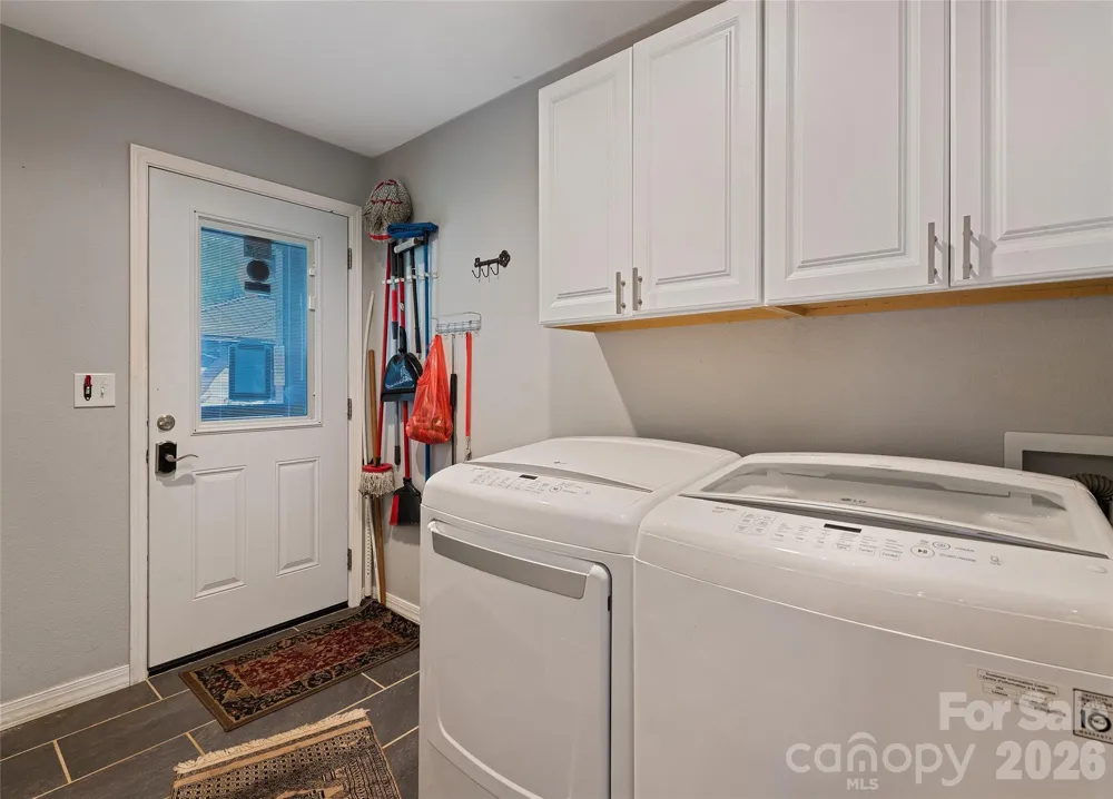 2906 Jonathan Creek Road Waynesville, NC 28785