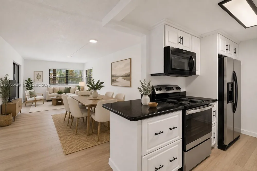 220 Lakeview Dr #210 Weston, FL 33326