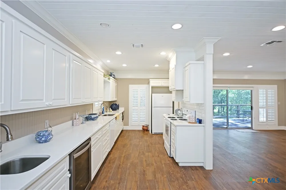 2221 Gruene Road New Braunfels, TX 78130
